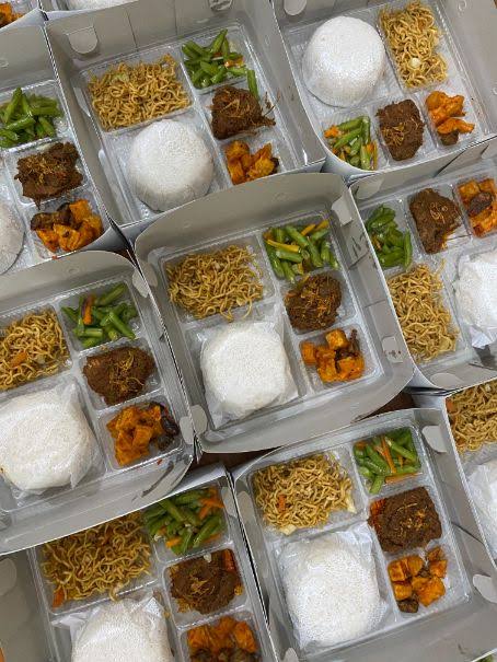 Jumat Berbagi Makan siang